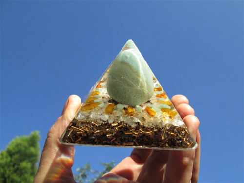 Org. pyramida ,, Snového světa " s amazonitem — foto 5