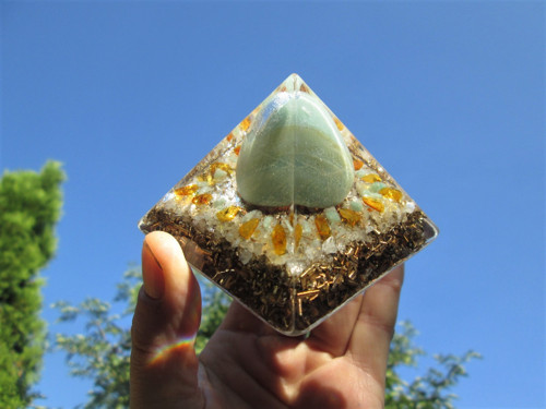 Org. pyramida ,, Snového světa " s amazonitem — foto 3