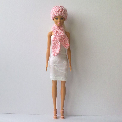 Oblečky pro Barbie - čepice, šála — foto 2