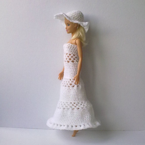 Oblečky pro Barbie - šaty, klobouk, růžička — foto 4