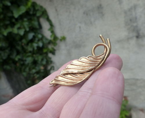 Lístky odváté.. kovová brož — foto 3