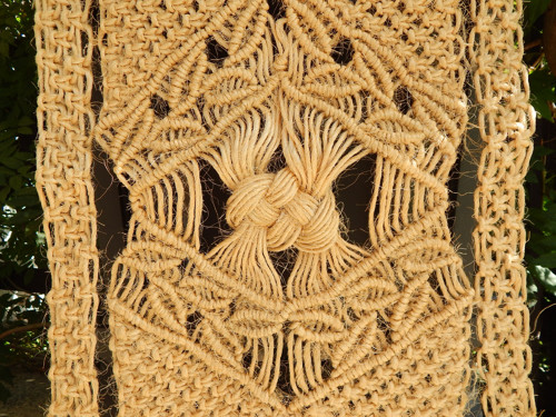 Drhaný závěs na zeď - MACRAMÉ — foto 2