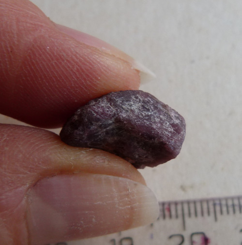Rubelit surový - 1,5 cm — foto 2