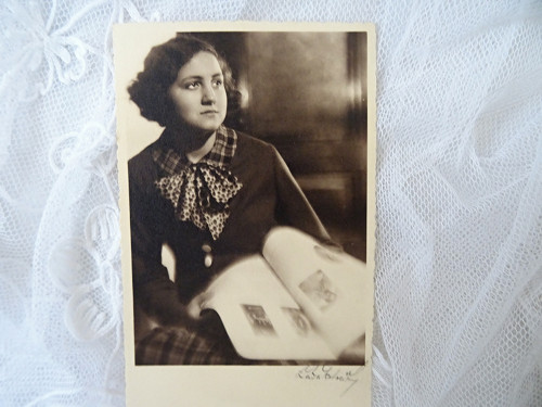 Zamyšlená — foto 2