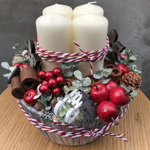 Červený adventní svícen — foto 2
