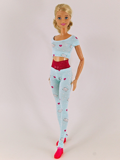 Barbie - Cvičební komplet se srdíčky — foto 2