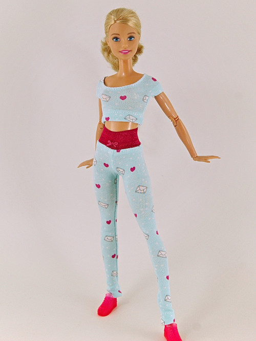 Barbie - Cvičební komplet se srdíčky — foto 3