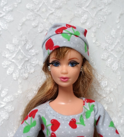 Čepice pro Barbie — foto 2
