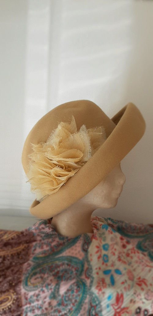Klobouk golden brown — foto 4