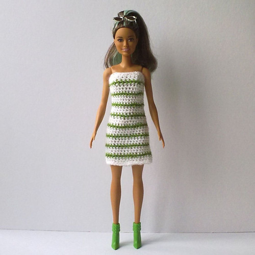 Oblečky pro Barbie - šaty, kabátek + botičky — foto 3