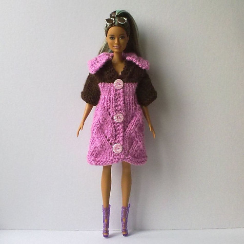 Oblečky pro Barbie - kabát + botičky — foto 2