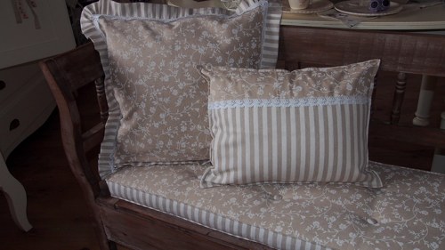 Futon béžový pruh — foto 2
