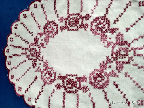 Oválná vyšívaná dečka — foto 2
