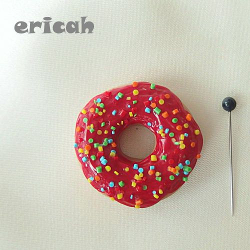 Velký donut červený (1 ks) — foto 2