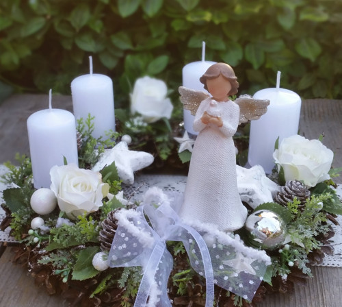 Adventní věneček s andělkou — foto 5