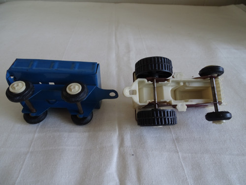 Plechovy trakturek s valnikem-Retro — foto 5