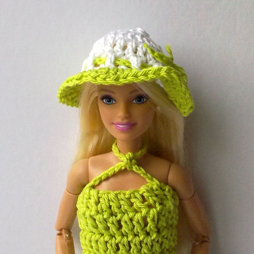 Oblečky pro Barbie - šaty, klobouk + botičky — foto 6