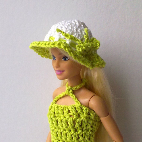 Oblečky pro Barbie - šaty, klobouk + botičky — foto 2