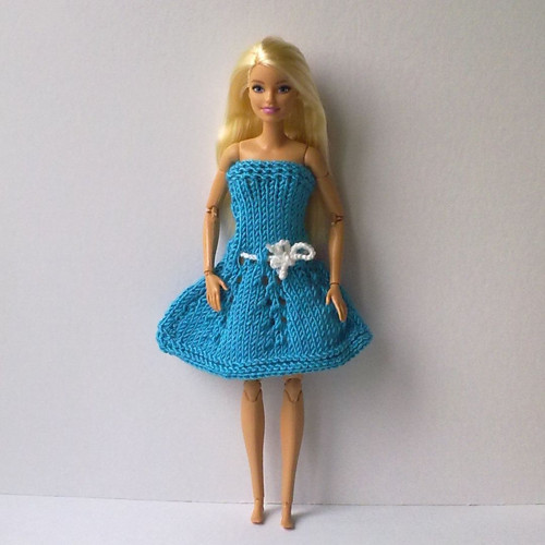 Oblečky pro Barbie - šaty, klobouk + botičky — foto 4
