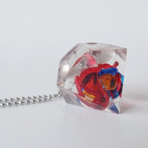 Náhrdelník "Resin" tvar diamant barevný — foto 5