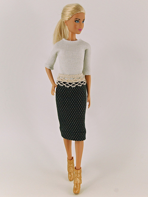 Barbie - Svetřík béžový — foto 3