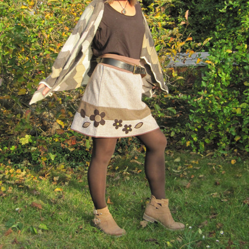 Tvídová sukně s aplikací — foto 2