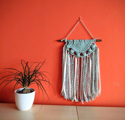 Macramé BOHO dekorácia v mentolovej farbe — foto 4