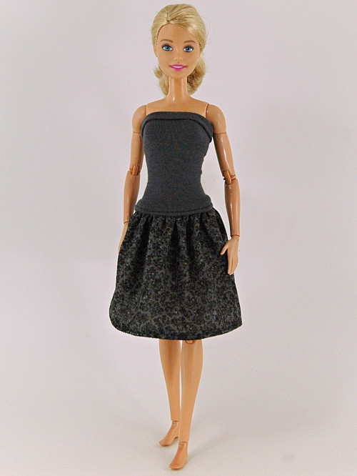 Barbie - šaty v šedé — foto 2