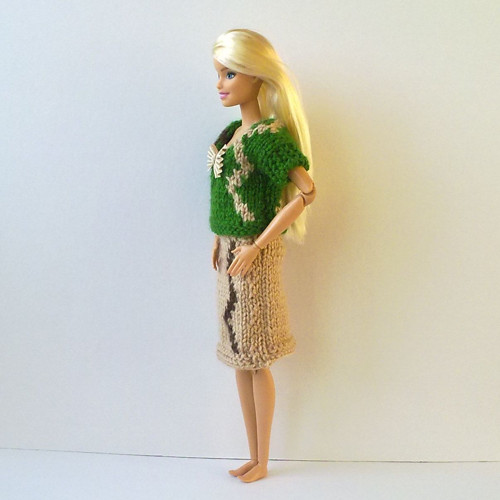 Oblečky pro Barbie - triko, sukně — foto 4