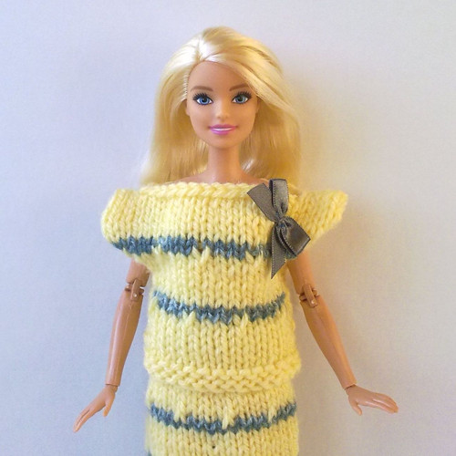 Oblečky pro Barbie - triko, sukně — foto 2