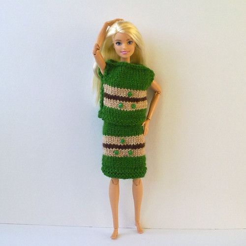 Oblečky pro Barbie - triko, sukně — foto 4