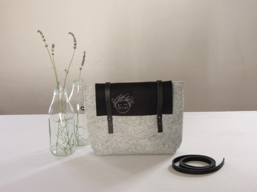 Crossbody Ve větru — foto 2