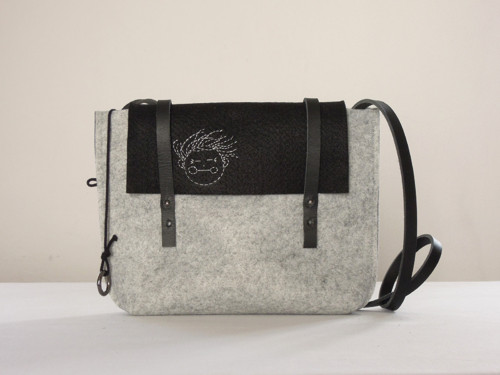 Crossbody Ve větru — foto 4