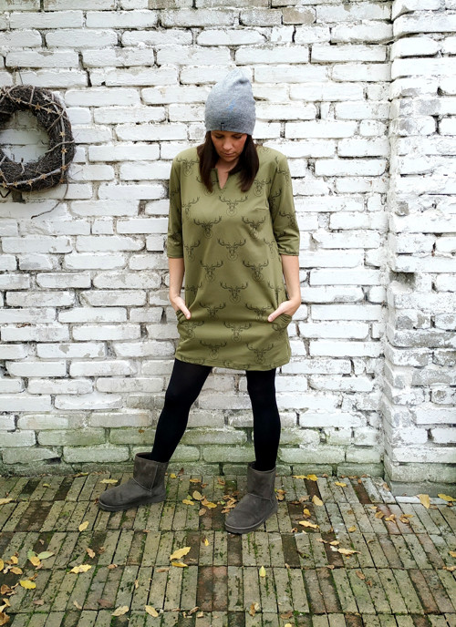 Deer khaki - oversized,kapsy, výstřih do V — foto 2