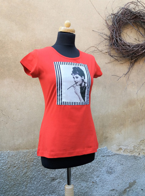 Červené M S Audrey — foto 2