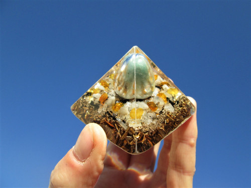 Org. pyramida ,, Snového světa " s amazonitem — foto 5