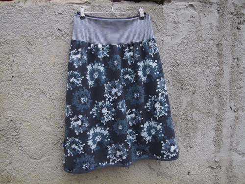 Gray flowers ... suknička M — foto 5
