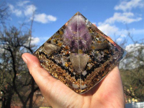 Org. pyramida ,, Dar života " — foto 3