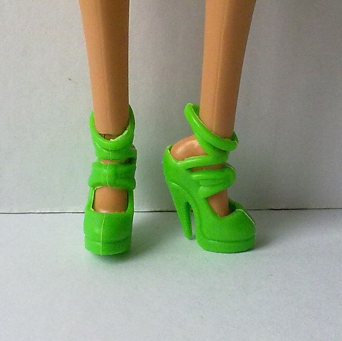 Oblečky pro Barbie - šaty + kabelka, botičky — foto 2