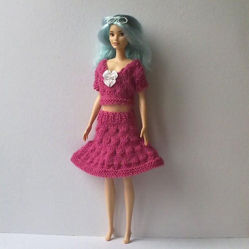 Oblečky pro Barbie - top, sukně — foto 2