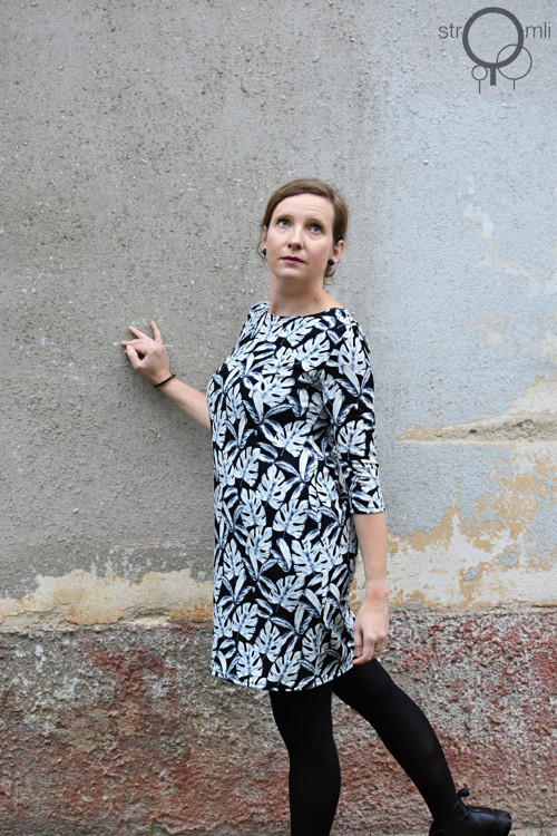 Modré šaty s listy, vel. M — foto 2