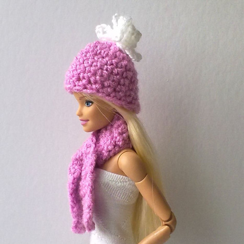 Oblečky pro Barbie - čepice, šála — foto 3