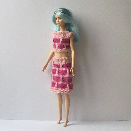 Oblečky pro Barbie - top, sukně — foto 2
