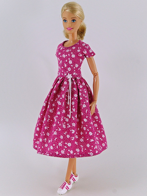Barbie - Růžové šaty — foto 2