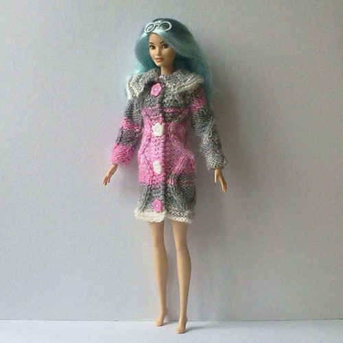 Oblečky pro Barbie - kabát — foto 3