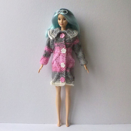 Oblečky pro Barbie - kabát — foto 4