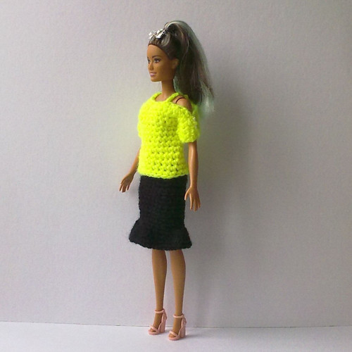 Oblečky pro Barbie - tričko, sukně — foto 2