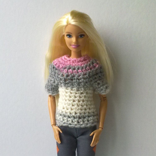 Oblečky pro Barbie - tričko — foto 2