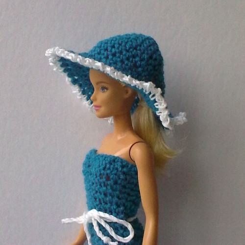 Oblečky pro Barbie - overal, klobouk — foto 4