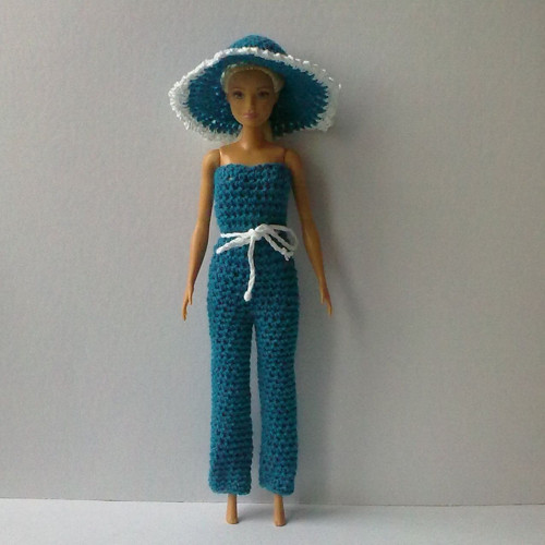 Oblečky pro Barbie - overal, klobouk — foto 5